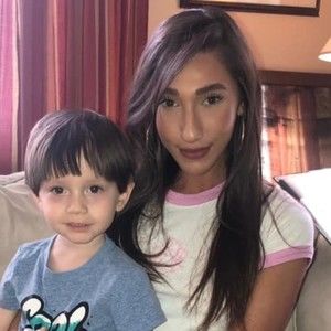 Meet your Posher, Dara